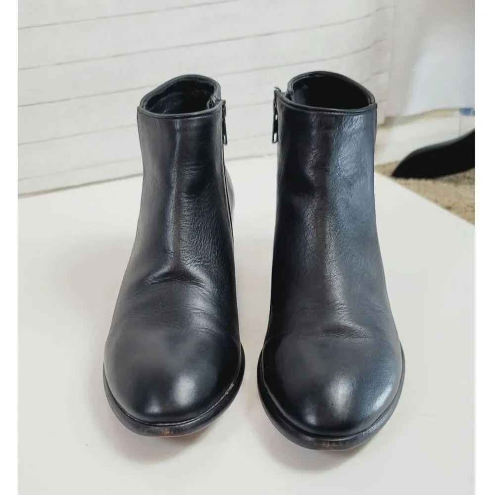 Frye Carson Leather Piping Ankle Booties in Black, sz 10